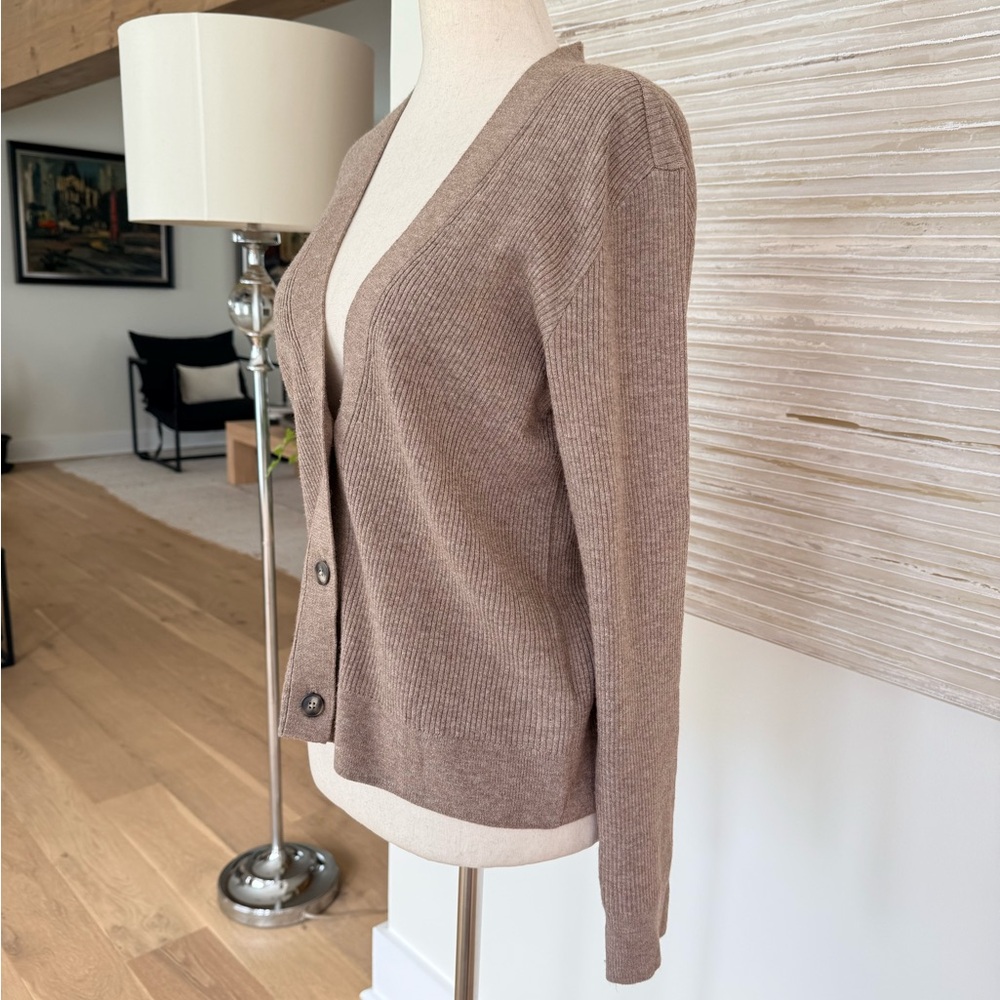 Uniqlo V neck cardigan size S - Picture 7 of 10